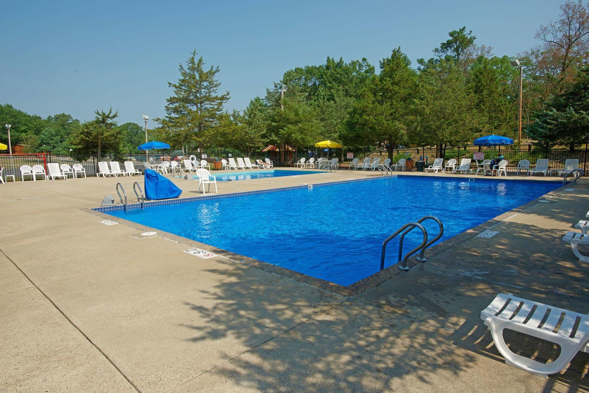 Arrowhead Resort Campground Plainville Exterior photo